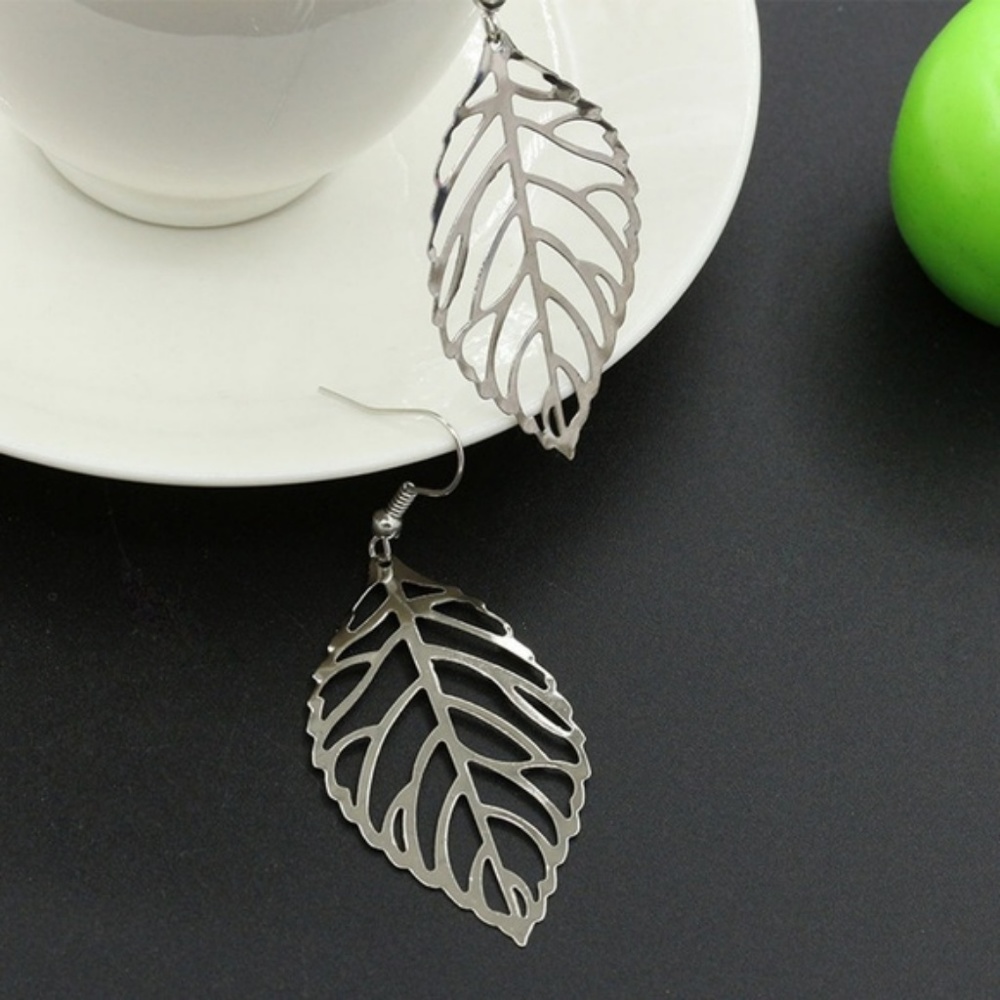 Hollow Out Leaf Dangle Silver  Earrings - Picture 3 of 4